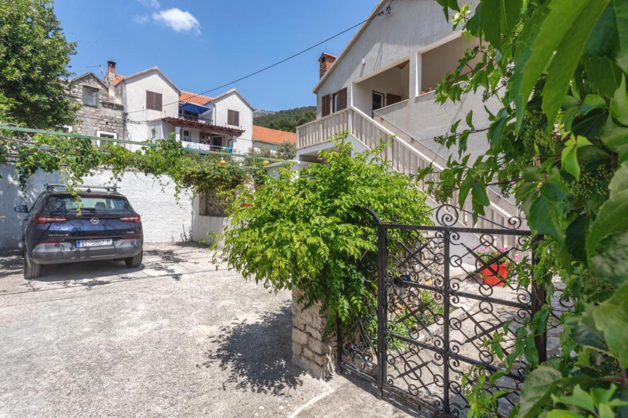 Center Apartment Golden Ray Bol Exterior foto